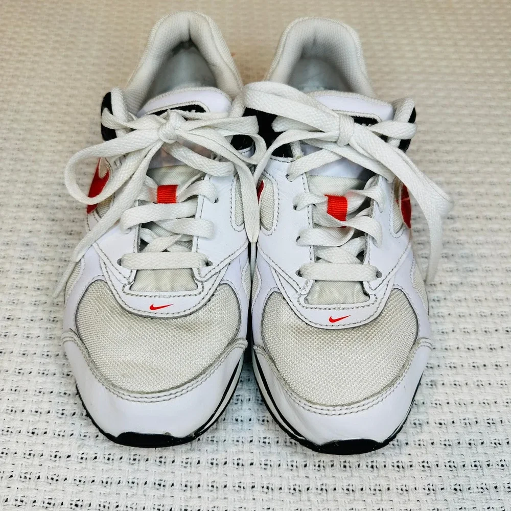 Nike Air Max IVO Kids Youth 4Y White Red Good 579995-101 Sneakers Sporty School‎